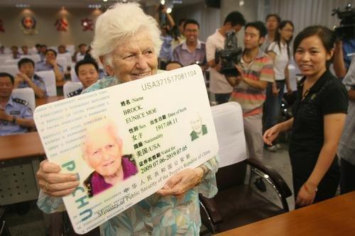 持美国绿卡的华人,是不是到日本不用签证,想呆多久就呆多久呀